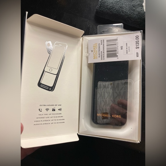 Micheal Kors IPhone 5 5s charging phone case - Picture 7 of 10